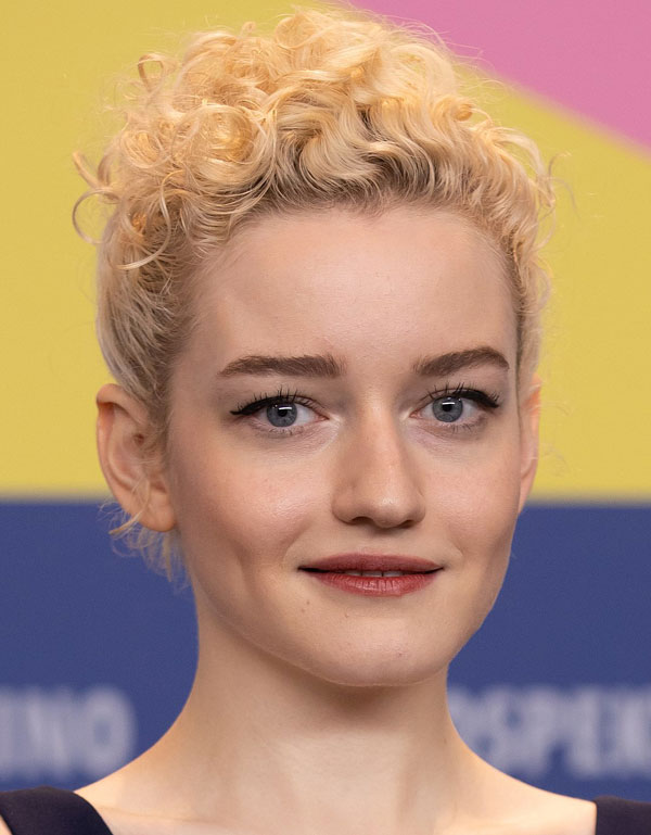 Julia Garner