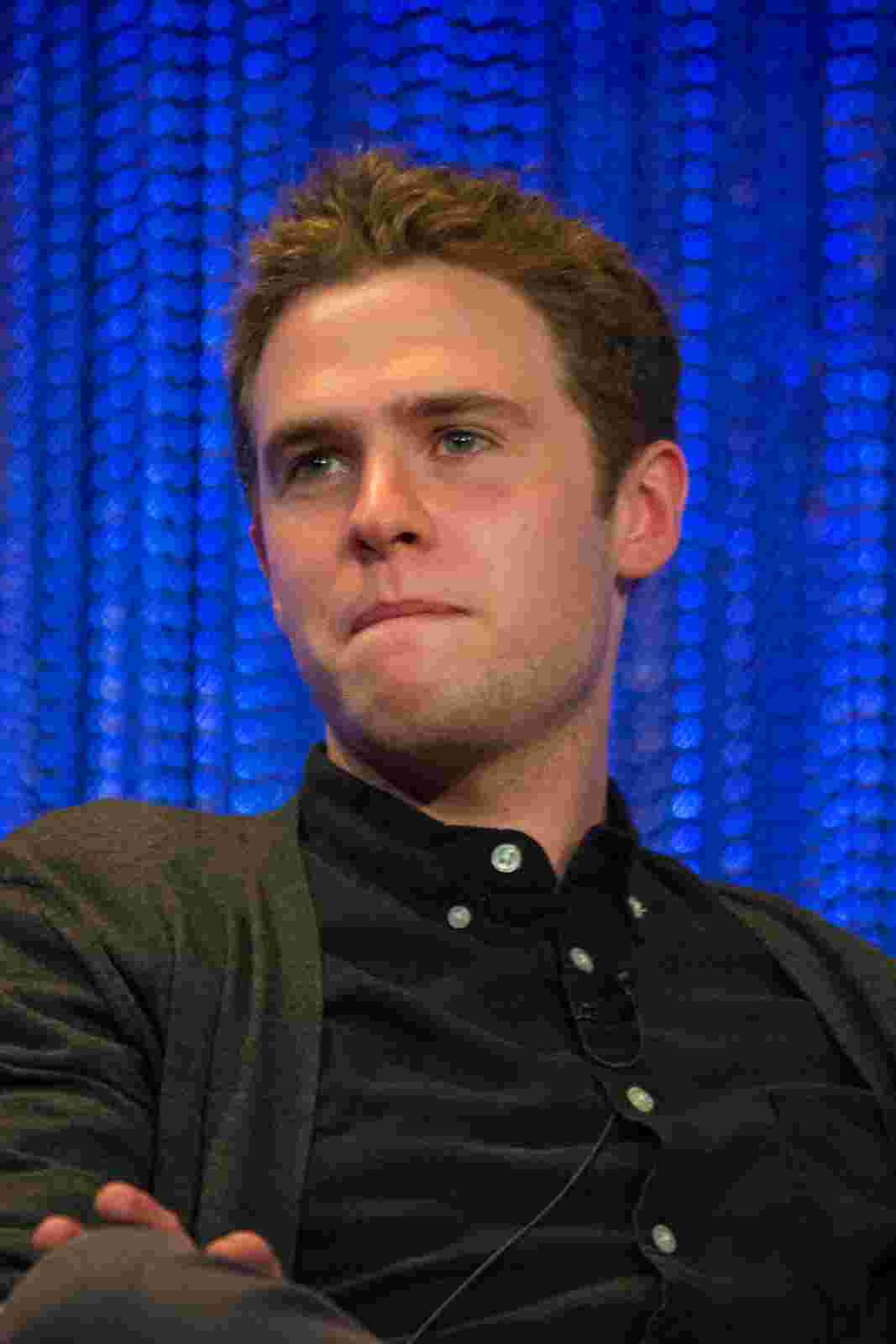 Iain De Caestecker